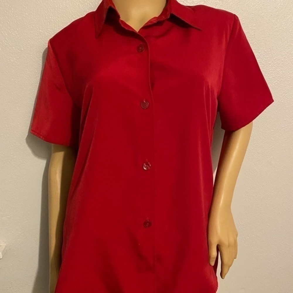 Susan graver button down shirt size M 100% polyester
